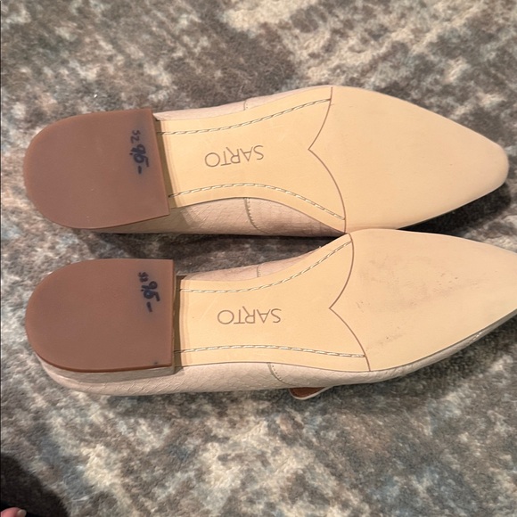 Sarto tan snakeskin leather slip on flats. Size 9.5. New. - Picture 4 of 6